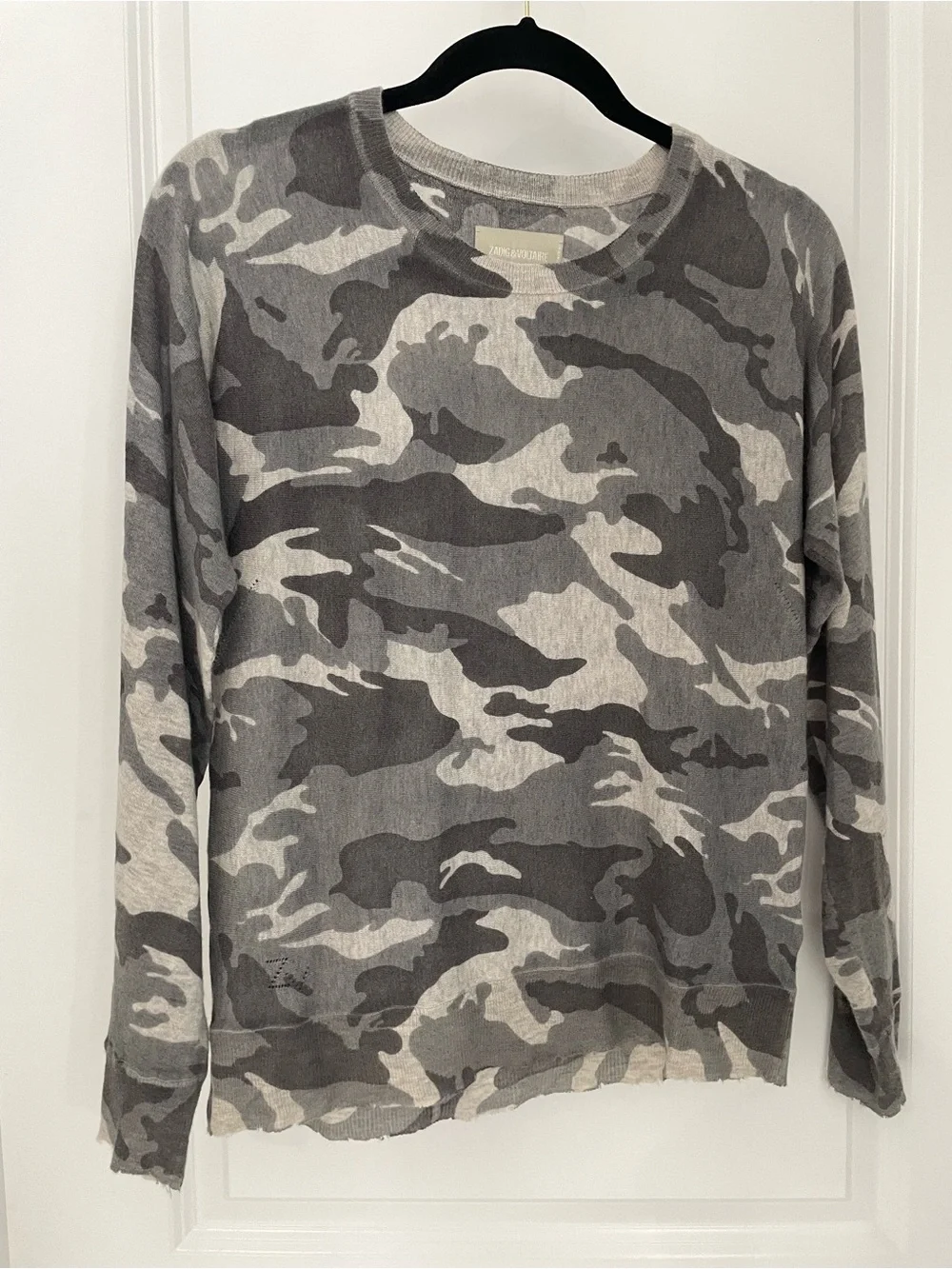 Zadig & Voltaire 100% Cashmere Crisp Camou Lightweight Sweater. 14